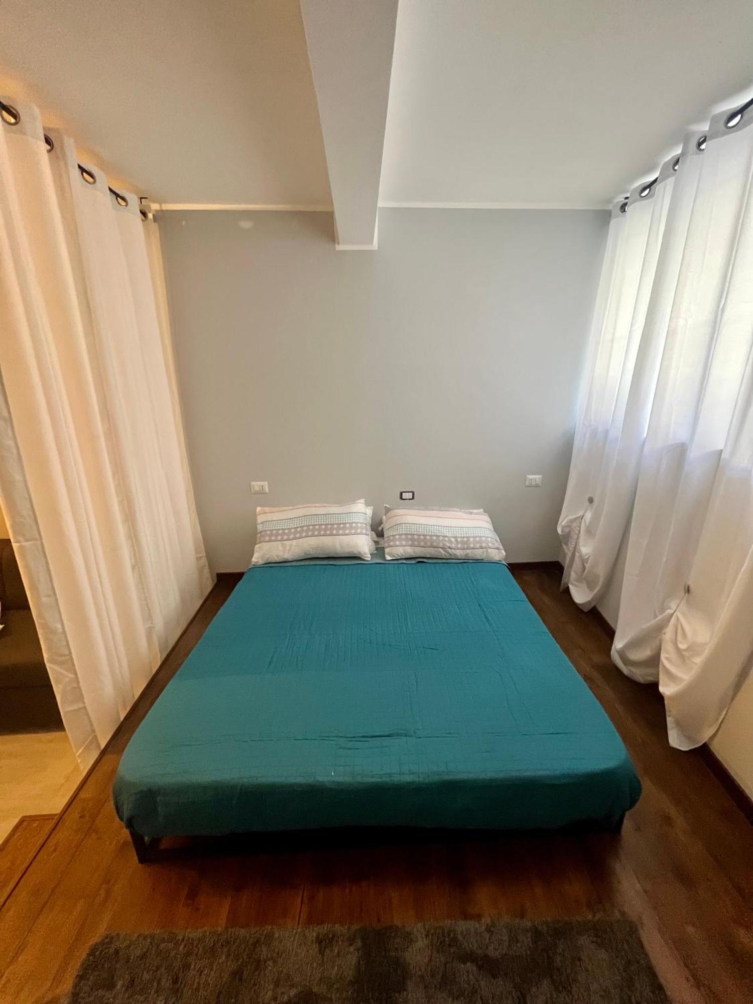 Residenza Elegante - A 5 Fermate Dal Duomo Villa Milan Luaran gambar